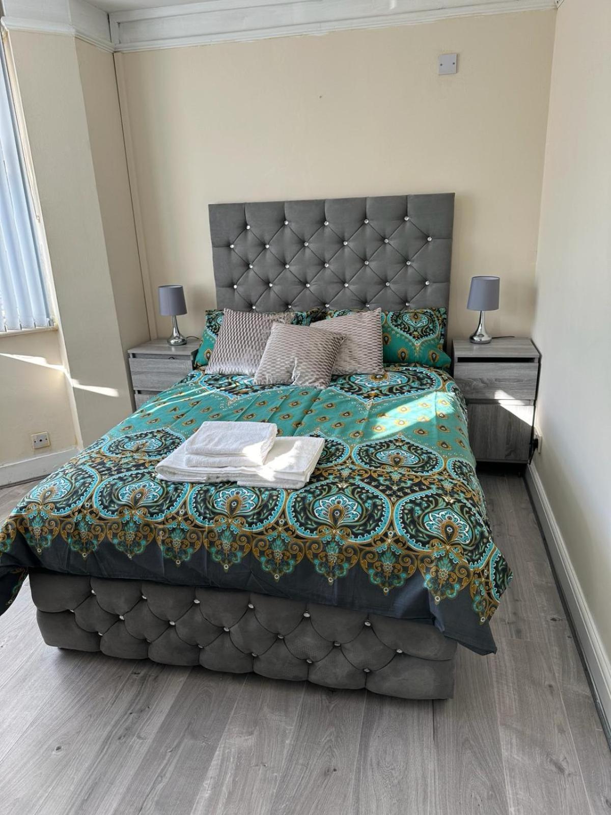 Elsaro Otel Slough Dış mekan fotoğraf